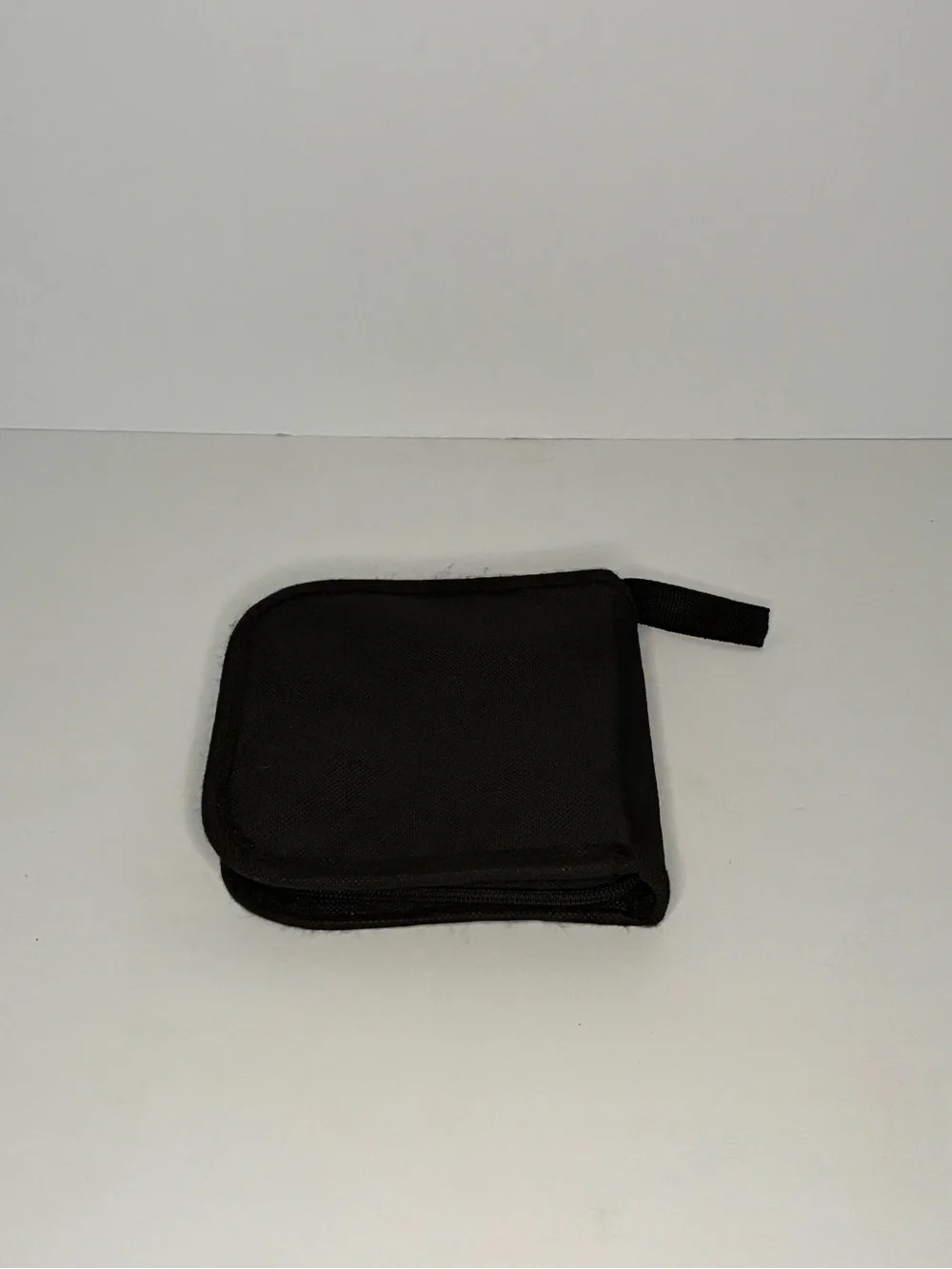 Black Zip CD/DVD Wallet Case with White Sleeves